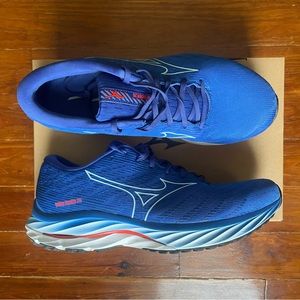 Mizuno Wave Rider 26 - Size 10.5 2E - Like New